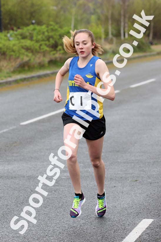 Senior womens relay, Elswick Good Friday Road Races. Photo: David T. Hewitson/Sports for All Pics